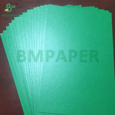 700 x 1000 মিমি 1.2 মিমি 1.5 মিমি সবুজ লেকযুক্ত কার্ডবোর্ড গ্রে ব্যাক সলিড কার্ডবোর্ড