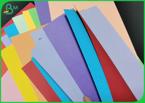 70gsm থেকে 250gsm বিভিন্ন রঙের ফাঁকা গ্রাফিক ডিসপ্লে বোর্ড শীট 70 * 100cm